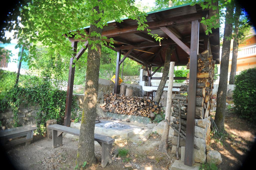 Apartments Viktorija Omisalj Bilik gambar