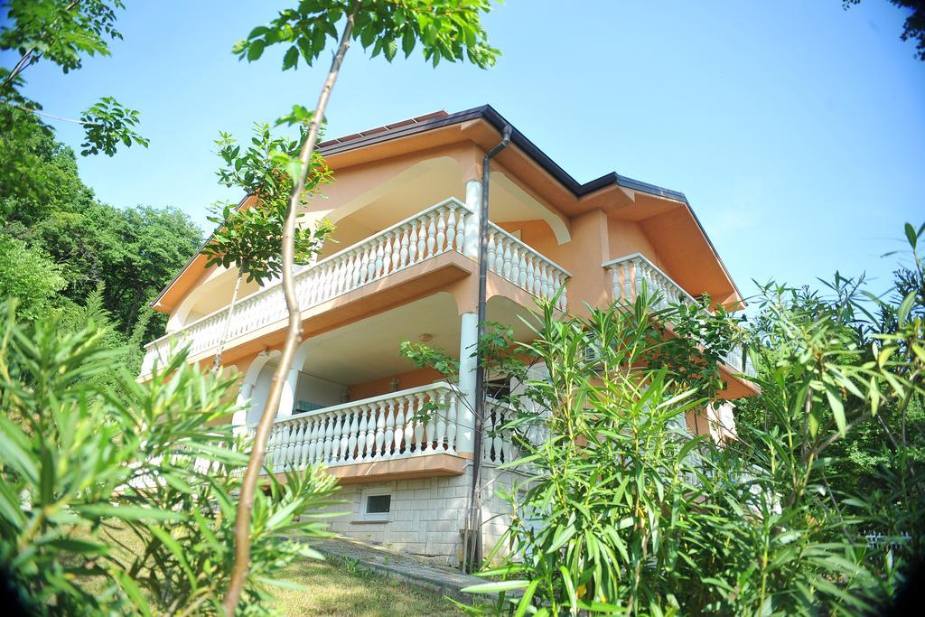 Apartments Viktorija Omisalj Bilik gambar