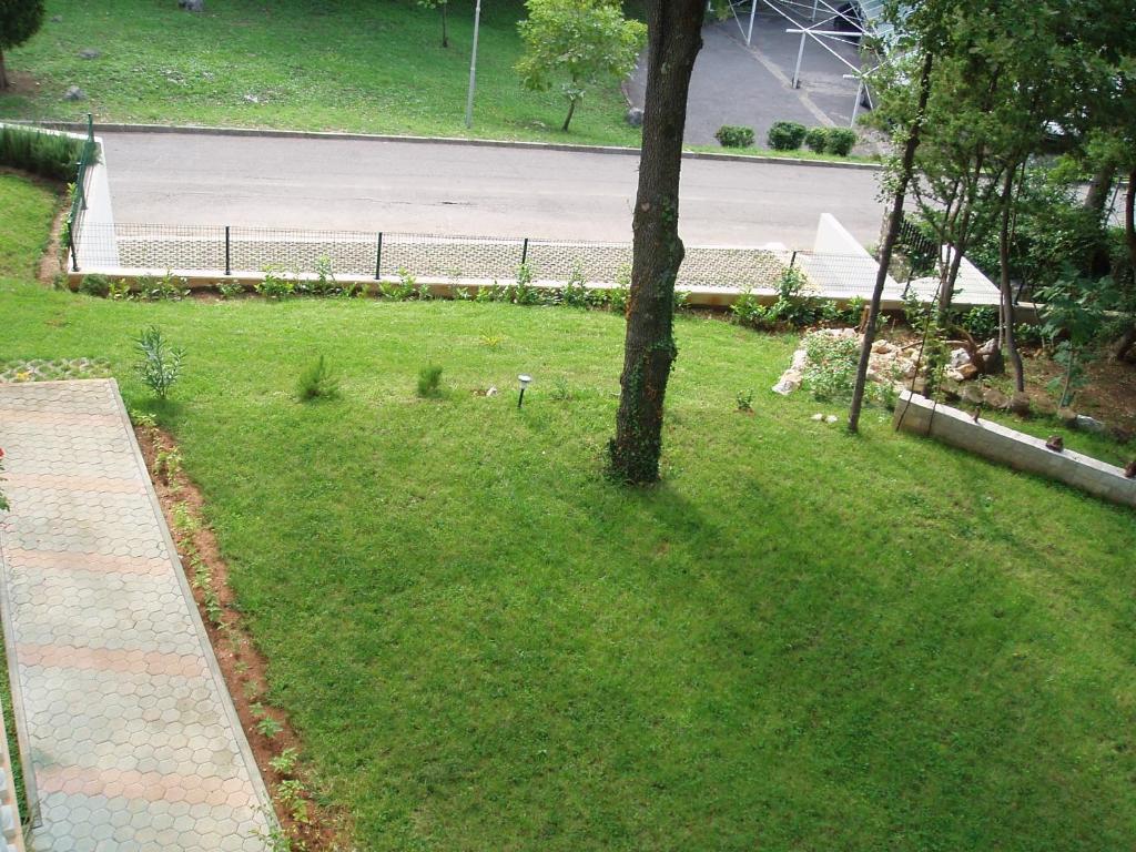Apartments Viktorija Omisalj Luaran gambar