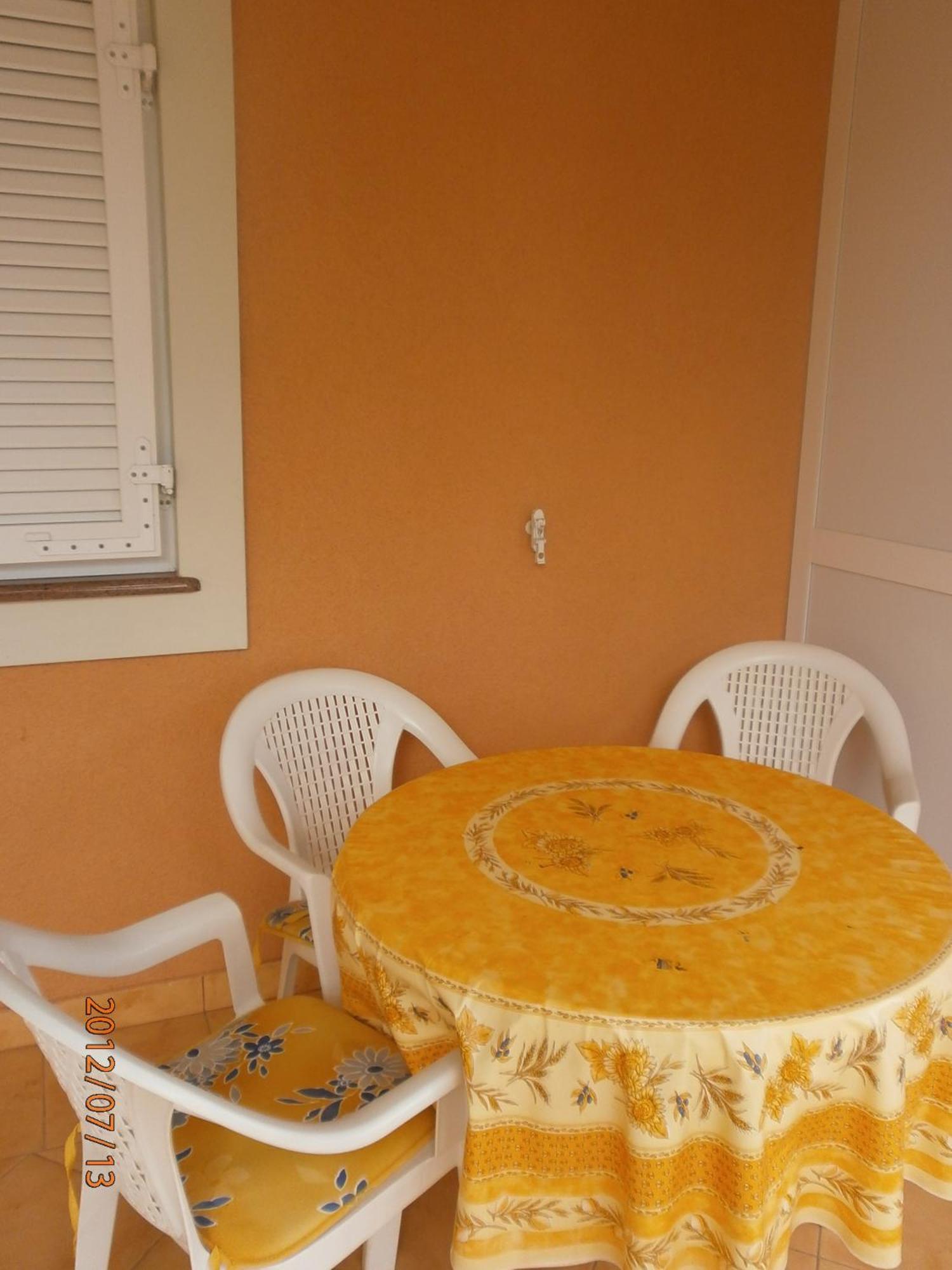 Apartments Viktorija Omisalj Luaran gambar